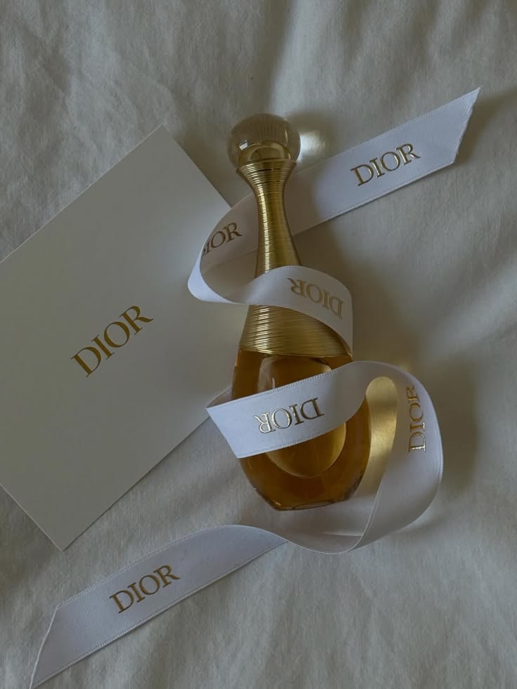 Dior J’adore Eau de Parfum for Women – Iconic Floral Fragrance, 3.4 oz / 100 ml