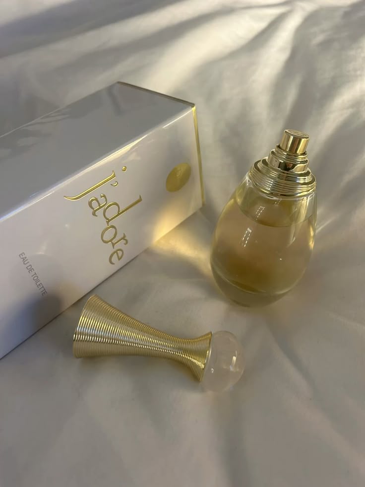Dior J’adore Eau de Parfum for Women – Iconic Floral Fragrance, 3.4 oz / 100 ml